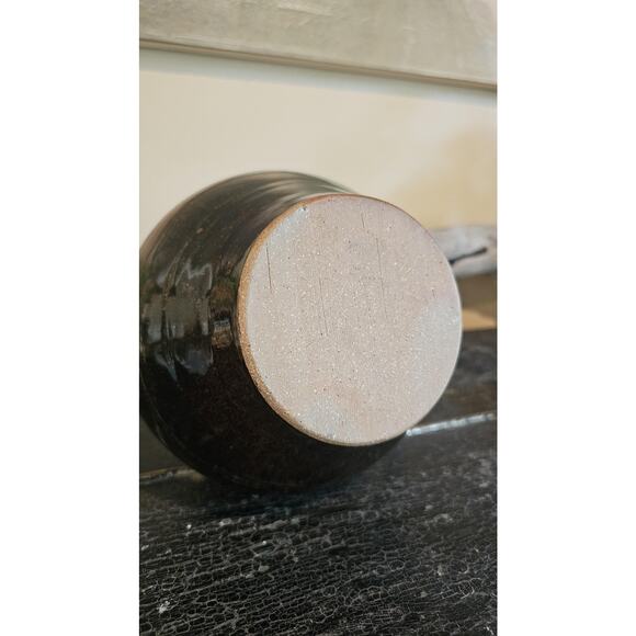 Stunning Hand Made Ceramic Pottery Drink Pitcher with 48oz Capacity - Picture 8 of 8